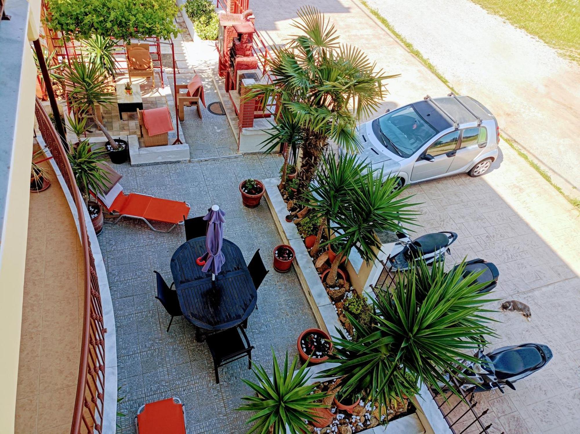 ניאה מיכאניונה Blue Moon Accommodation מראה חיצוני תמונה